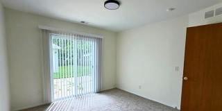 8468 Beatrice Gallery 28