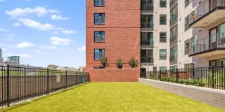 AMLI at Uptown Gallery 28