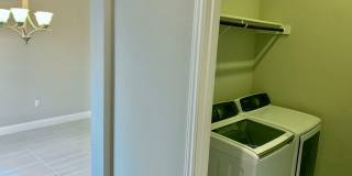 Gorgeous 5 bedroom home. Spacious and Elegant! Gallery 13
