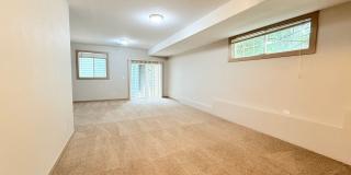 Spacious 3 Bedroom Townhome with Huge Bonus Room! Gallery 13