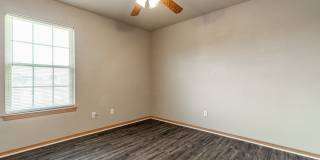 4 Bedroom 2.5 Bath Townhome near Centennial Park! Gallery 16