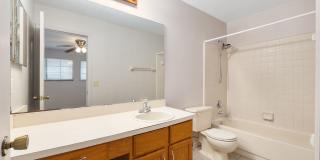 Spacious 3/3 townhome-style condo in Rockwood Villas with washer/dryer Gallery 37