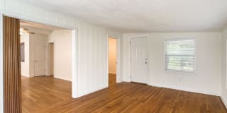3850 Bayou Boulevard Gallery 4