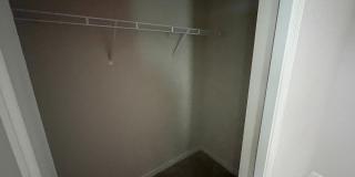 Room in 4 Bedroom Home at Bent Willow Dr Gallery 28