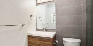 Beautiful 3 bed / 2 bath duplex in Uptown Neighborhood! Gallery 13