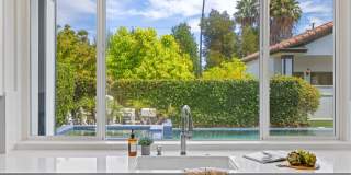 5011 Hayvenhurst Avenue Gallery 14