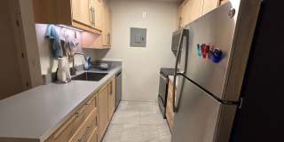 2 Bedroom 1 Bath - Blocks from Pearl Street and Downtown Gallery 9