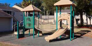 Creekwood Apartments Gallery 18