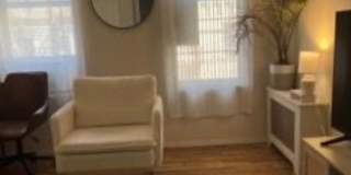 215 Thompson Street 215 Thompson Street Gallery 3