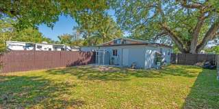 4111 Southwest 33rd Street Gallery 1