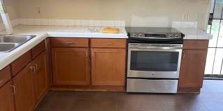 Maui Meadows - 2 Bed 1 Bath Unfurnished Cottage with Panoramic Ocean Views Gallery 14