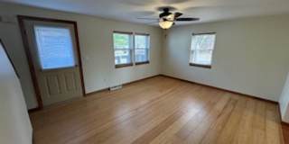 Charming 2BD/1BA Townhome in Burlington’s New North End Gallery 7