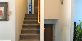 ***$1,000 Off First Month's Rent*** Charming Split Level in NE Bend - HUGE Yard! Gallery 12