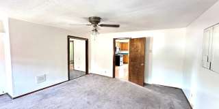 Conveniently Located 1 Bed, 1 Bath Unit - Available 7/1! Gallery 2