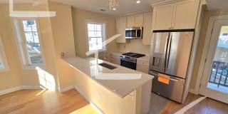 Charming 3 Bedroom-No Broker Fee Gallery 1