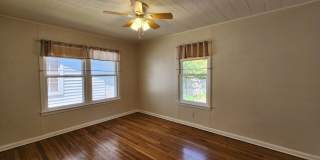 Live in the Heart of Downtown New Braunfels / Covered Front Porch / Carport & Storage / NBISD Gallery 13