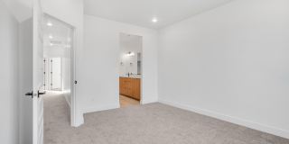 HURRICANE TOWNHOME!! Pet Friendly! Gallery 27