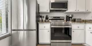 Fully Furnished Waterfront Community Condo in Isla Del Sol - 2bed | 2bath Gallery 10