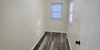 Beautiful remodeled 3BR, 1.5 Bth with garage and fenced backyard with newer stainless appliances Gallery 28