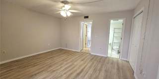 8 QUAILS RUN BOULEVARD Gallery 32