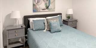 725 W Pratt Gallery 130