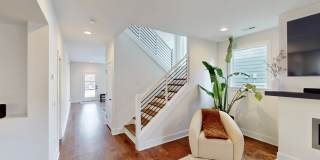 1220 Lomax Avenue Gallery 27