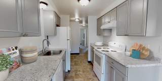 Immaculate 2 bedroom with air conditioning and washer/dryer included!! Gallery 1