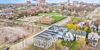 6091 Vermont Gallery 17