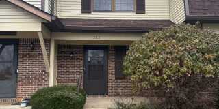 3 Bedroom/2.5 bath Townhome Located on Bloomington's Southside - Available April 2026! Gallery 1