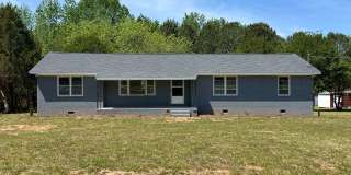 Spacious 4-Bed, 2-Bath Country Home - 1 Acre of Privacy Gallery 1