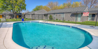 North Trace Village Apartments Gallery 8