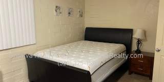 Furnished 2 Bedroom Condo with Community Pool Close to the UofA! (Speedway/Euclid) Gallery 6