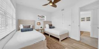 4924 SHETLAND AVENUE Gallery 31