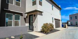 2 bed, 2.5 bath, with loft, 2 car garage home for rent in Desert Color 2 bed, 2.5 bath, with loft, 2 car garage home for rent in Desert Color Gallery 7