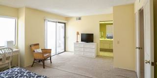 Beautifully Furnished Condo with Mountain Views Beautifully Furnished Condo with Mountain Views Gallery 25
