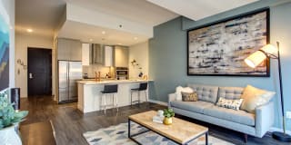 640 North Wells Gallery 16