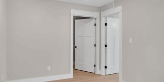 717 S Henderson Street Gallery 16