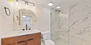 Charming 2/1 loft-style condo in the heart of Historic Downtown Charleston! Gallery 20