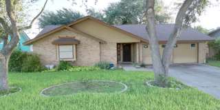 Beautiful 3 bedroom/ 2 bath home in McAllen Gallery 1