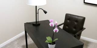 Fully Furnished 1 bedroom with Den! Short Term Lease Available Gallery 3