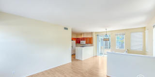 SD: Comfortable 2BD/2BA Townhome in Carmel Mountain Ranch with Community Pool, Attached Garage & In-Unit Laundry Gallery 4