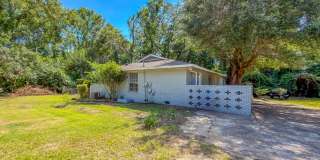 RENOVATED 2/1 w/ New Flooring/Paint, Fenced Yard, Deck, Walk In Closets, Granite Counters, & Stainless Appliances ! Avail NOW for $1295/month Gallery 35