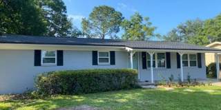 50% OFF FIRST MONTHS RENT -- UNFURNISHED, UPDATED 3B/1.5B Home in the Heart of Ft. Walton Beach Gallery 20