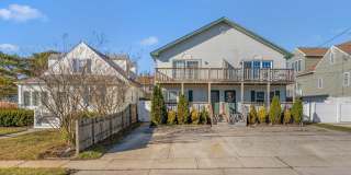 413 Beach Ave W Gallery 1