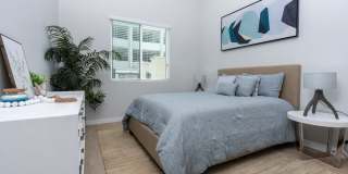 Downtown Ontario Luxury Apartments Gallery 51