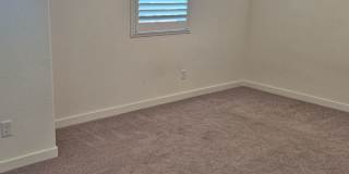 Gorgeous 4 Bedroom 3.5 bath with loft Gallery 21