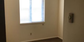 (SAM 4) 2793 S Cloverleaf Loop - 3 bdrm / 1.5 Bath Duplex Gallery 18