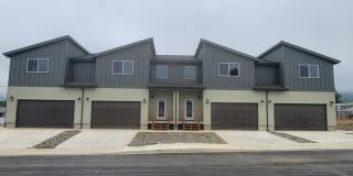 Modern 3 bedroom townhouse Gallery 1