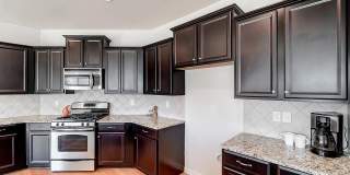 Room in 5 Bedroom Home at Green Birch Dr Gallery 5