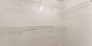 5000 Saxony Court Gallery 16